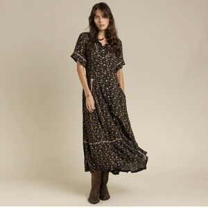 Elegant Black Sendero La Dahlia Floral Maxi Dress